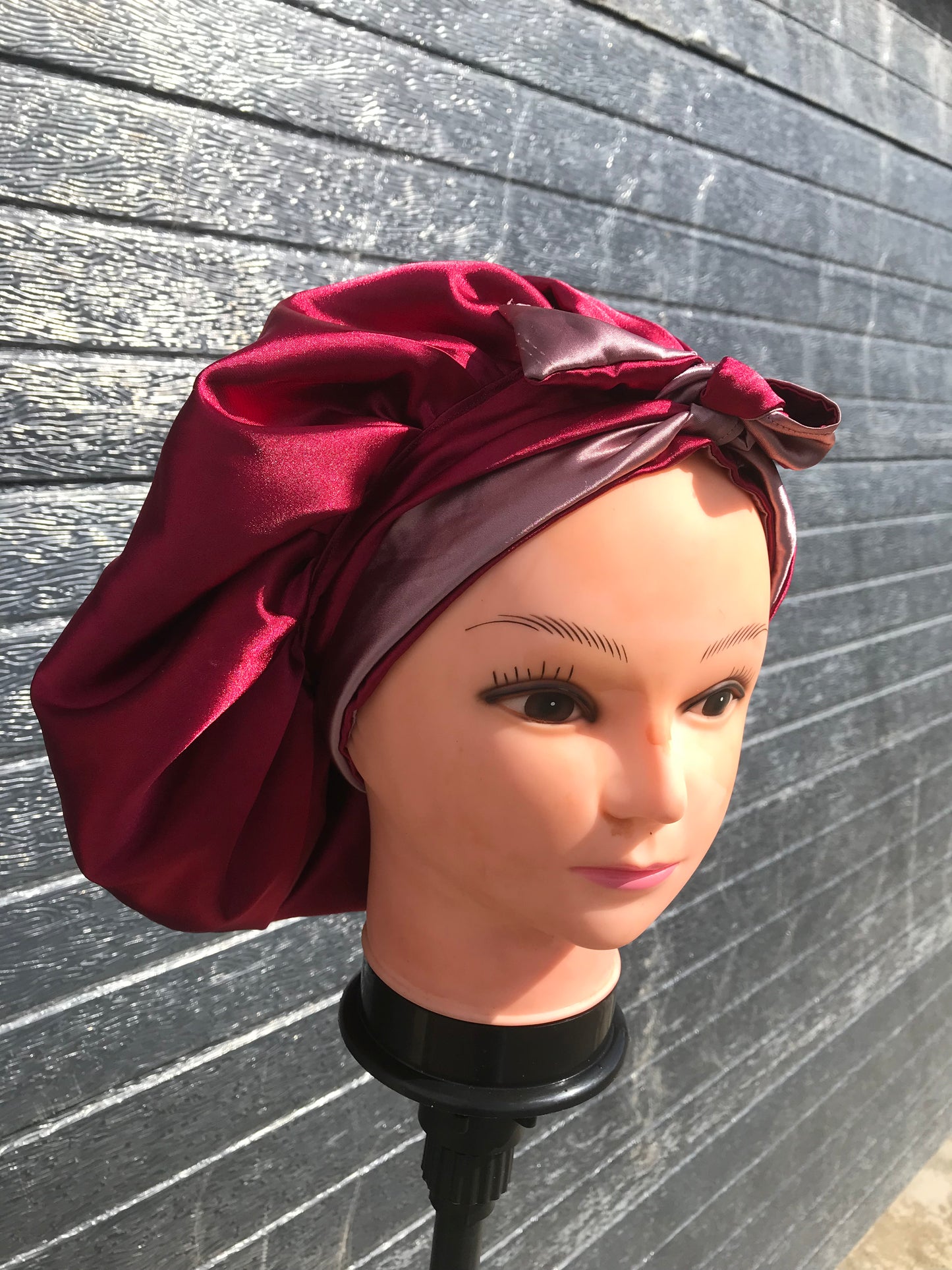 Reversible bonnet Cherry Red and Rose Gold